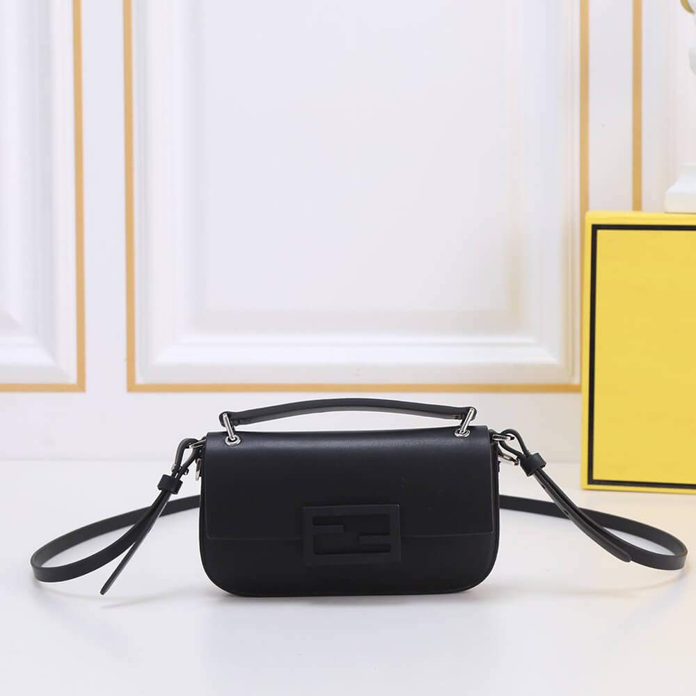 Baguette phone bag