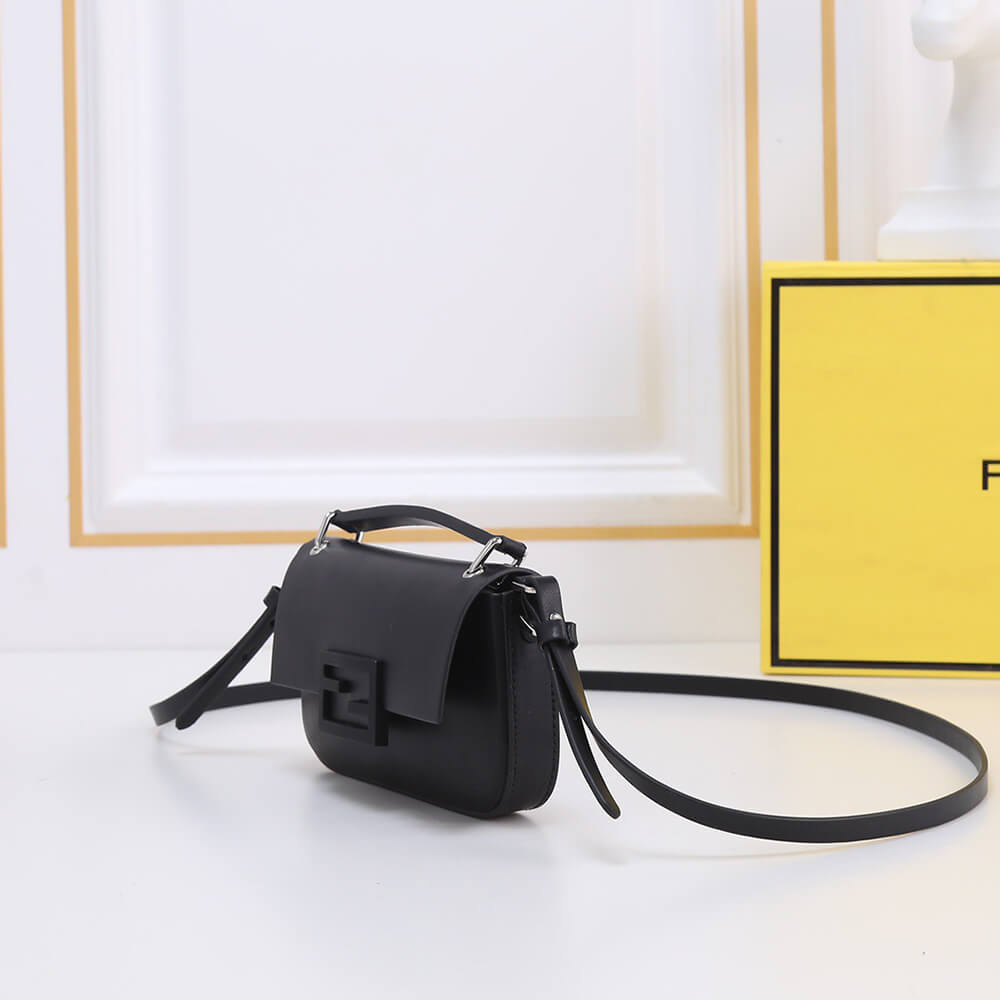 Baguette phone bag