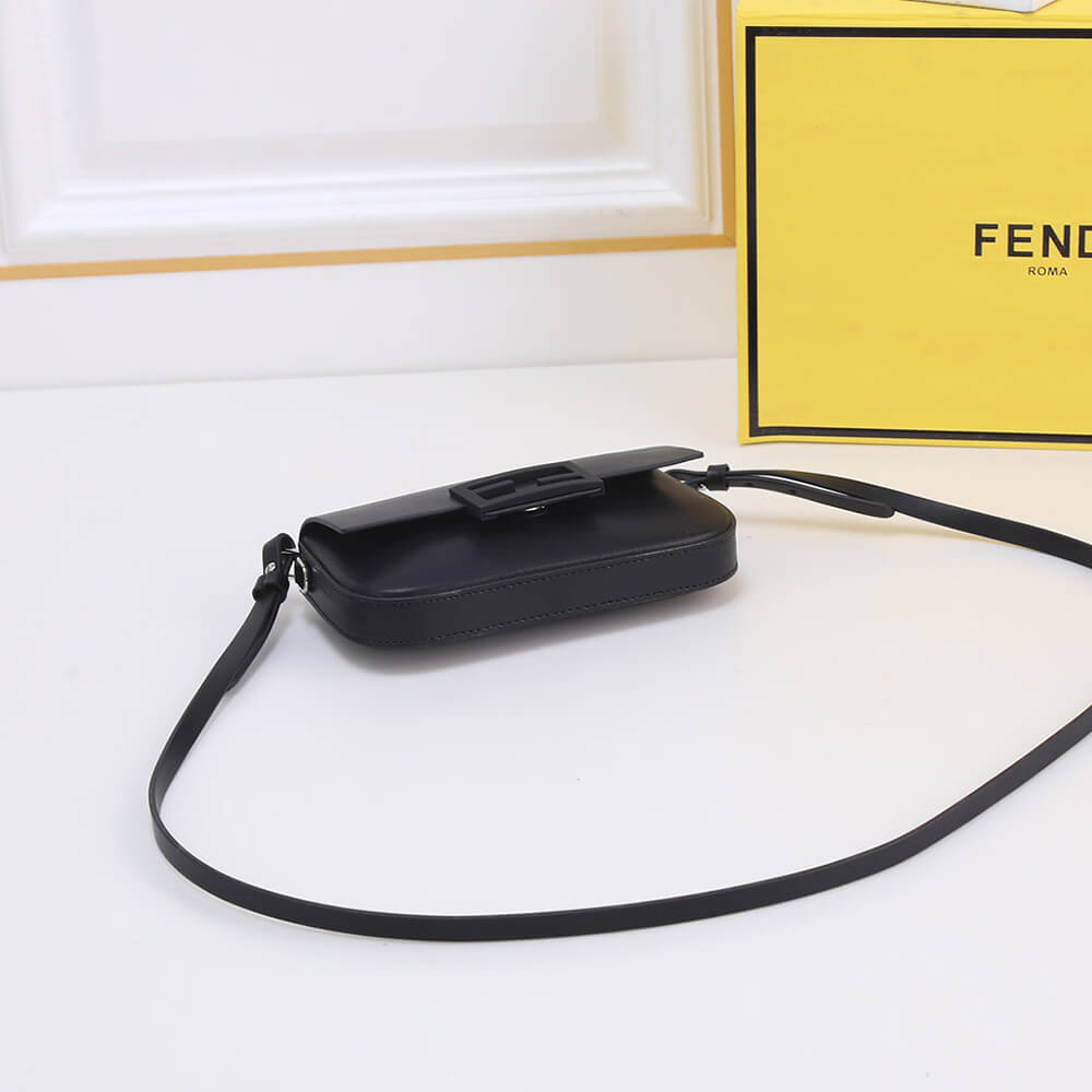 Baguette phone bag