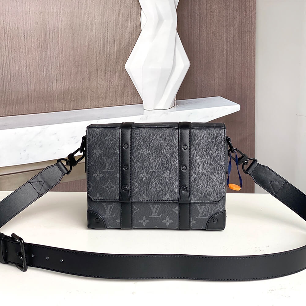 TRUNK MESSENGER