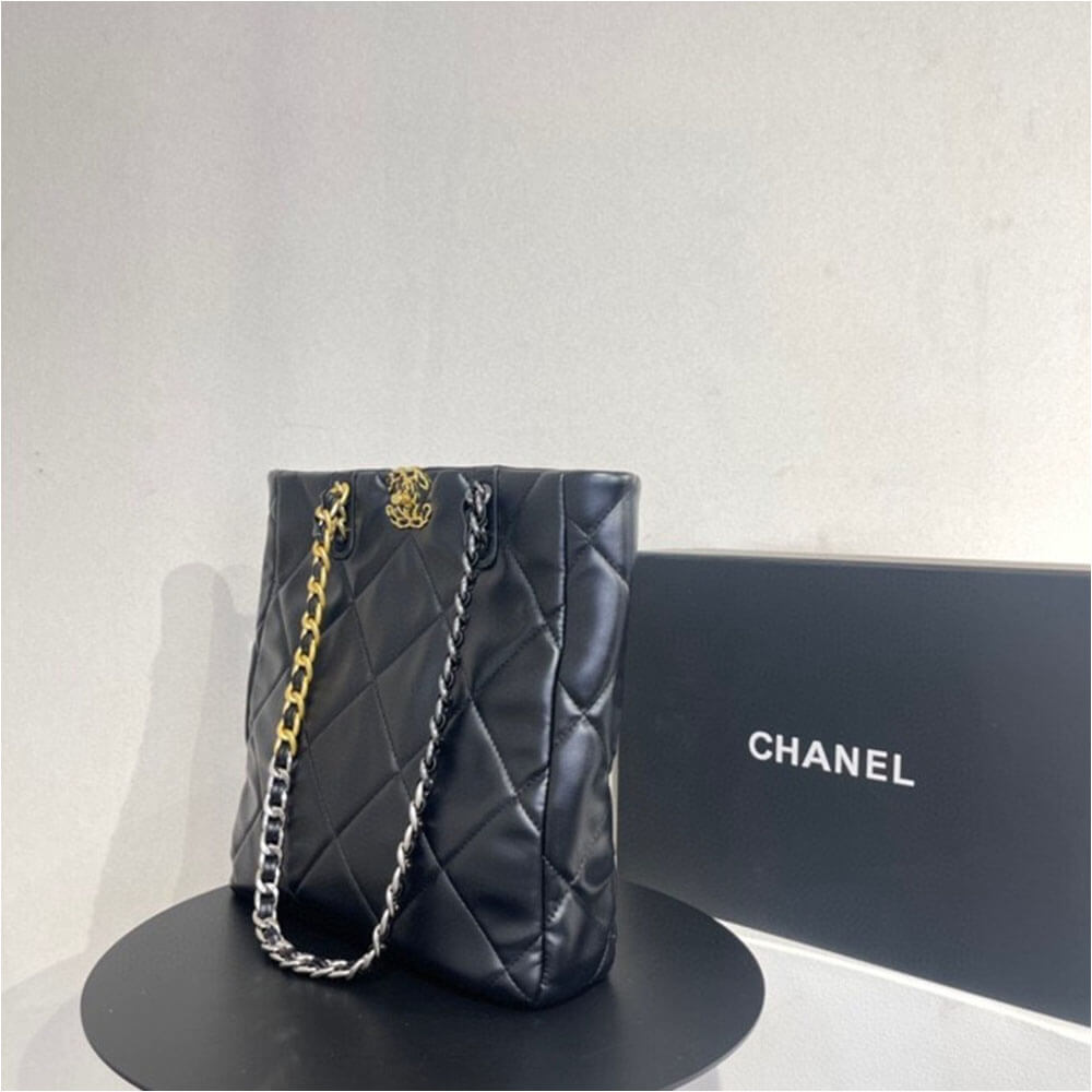 CHANEL 19 SHOPPING BAG