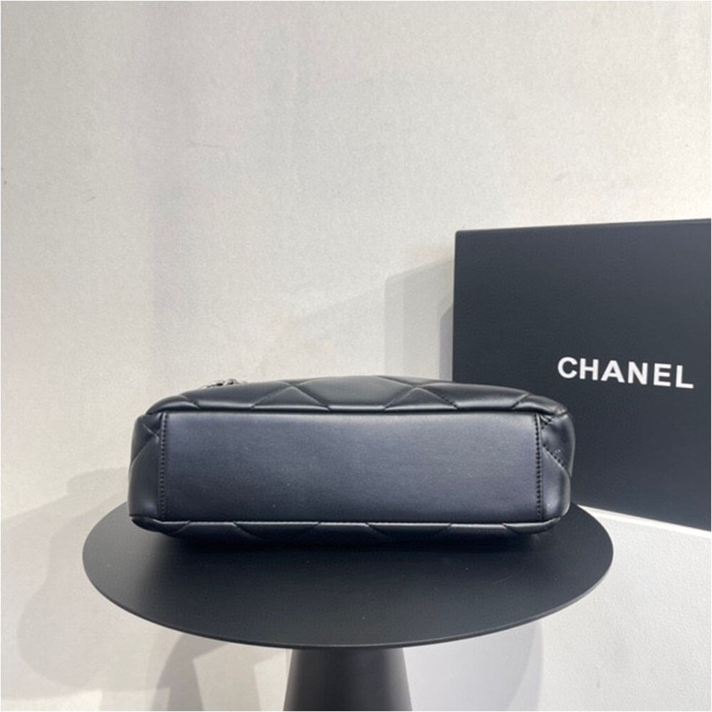 CHANEL 19 SHOPPING BAG