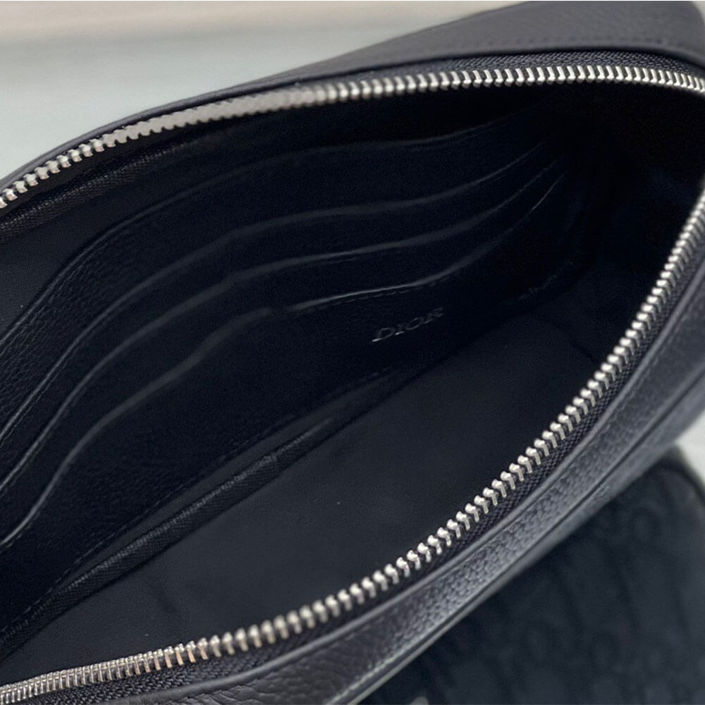 TOILETRY BAG