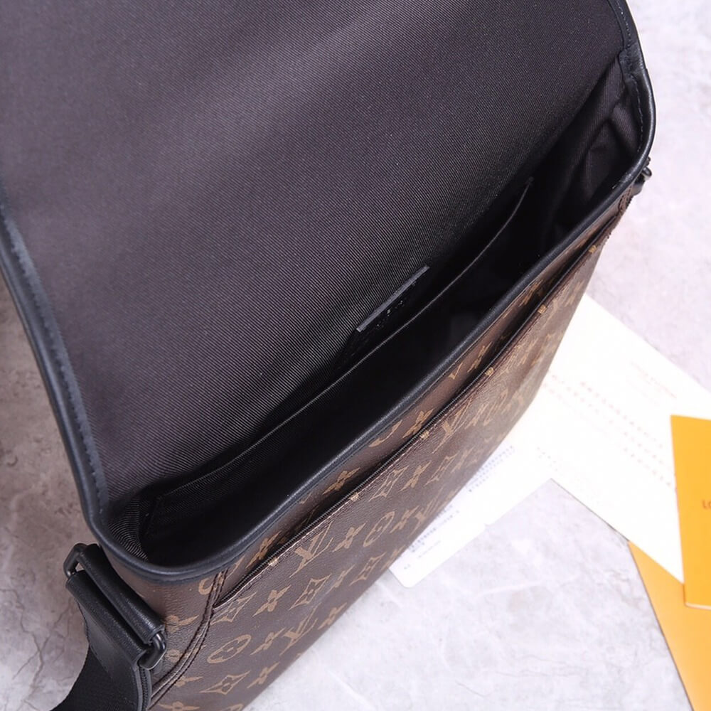 MAGNETIC MESSENGER