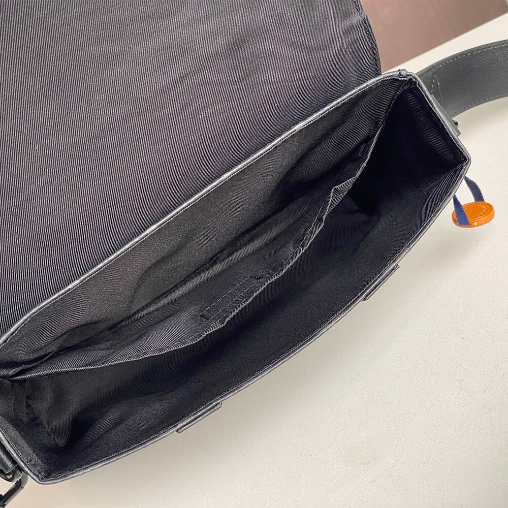 TRUNK MESSENGER