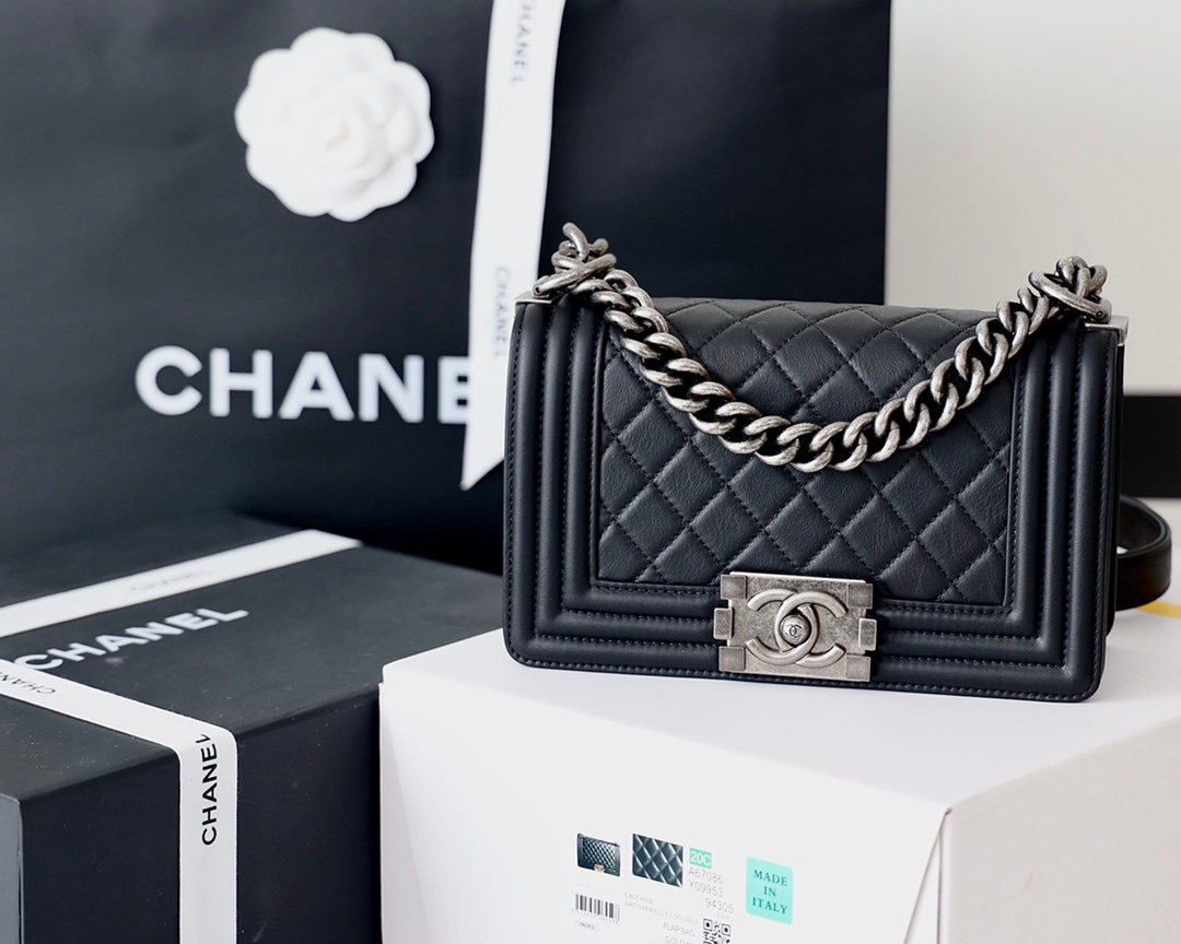 BOY CHANEL HANDBAG ( 4A )