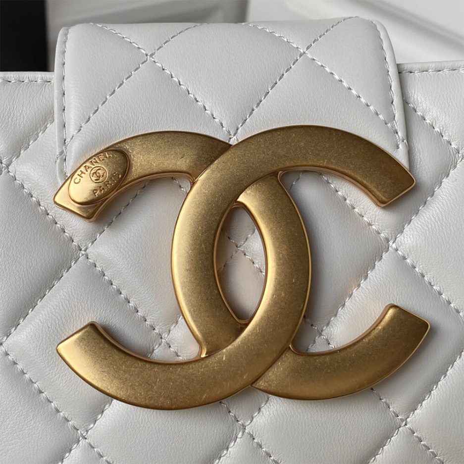 CHANEL BAGUETTE BAG