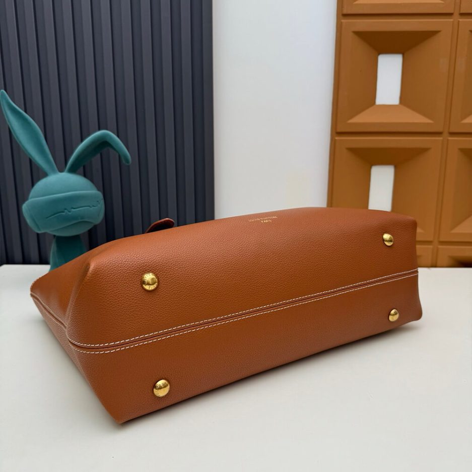 LV Low Key Cabas MM