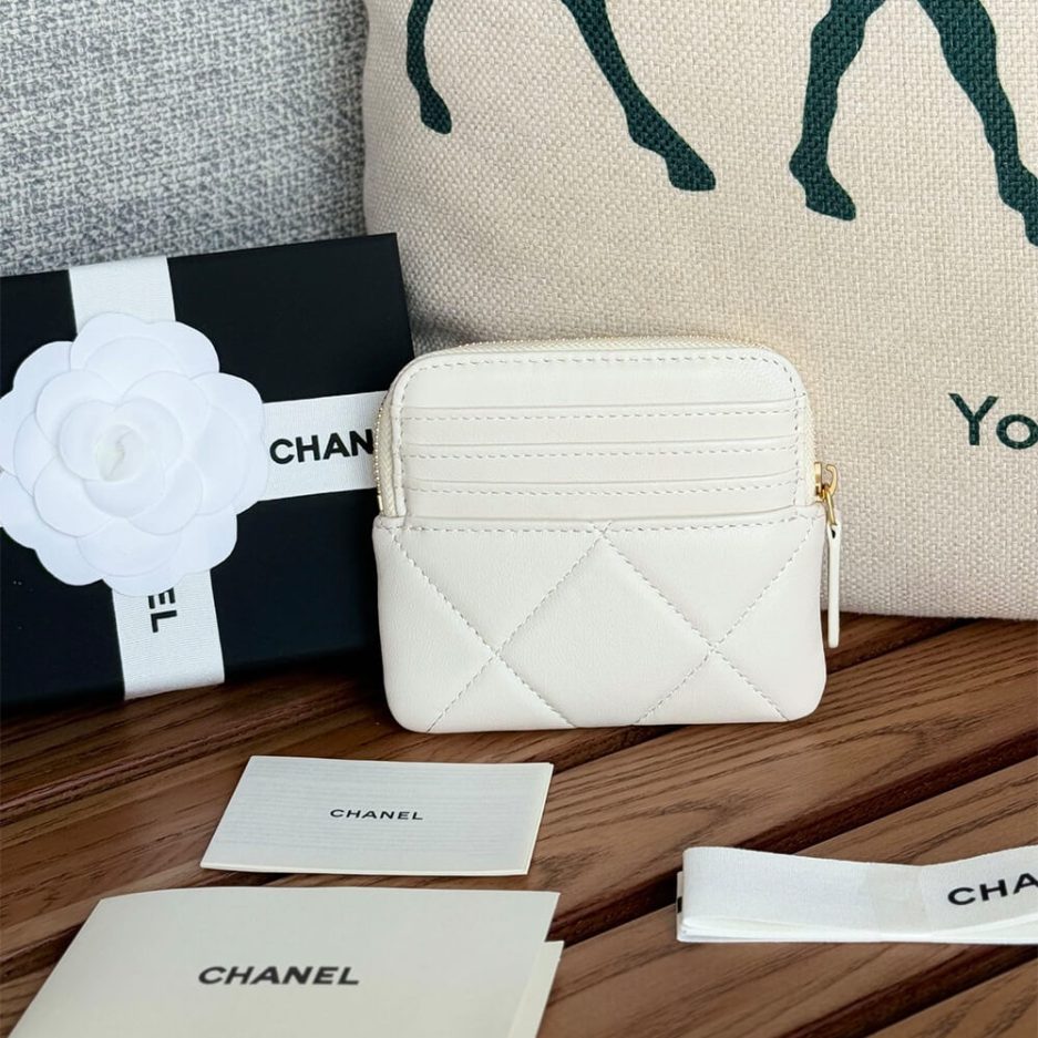 CHANEL 19 Zipped Coin Purse