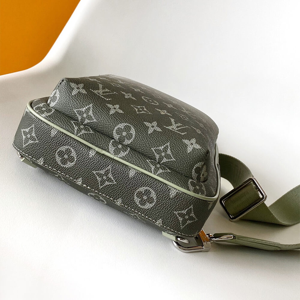 LV Avenue Slingbag